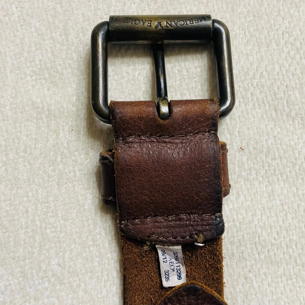 American Eagle Outfitters Mens XXL Brown Distressed Leather Belt Eagle 1.5